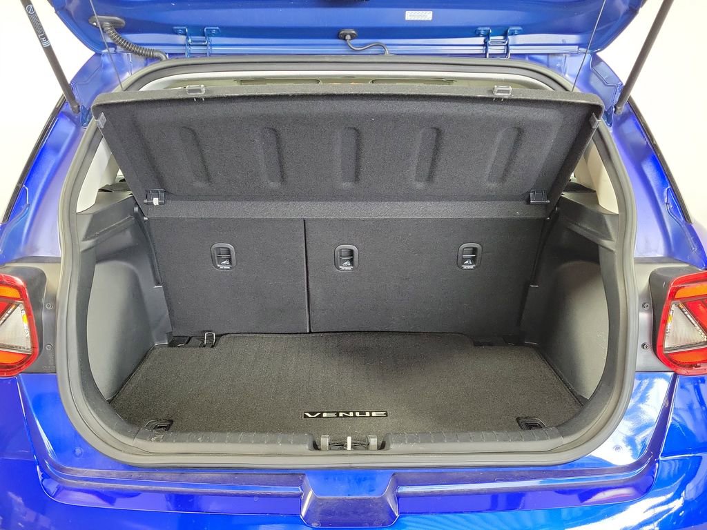 Used 2023 Hyundai Venue SEL FWD image 25