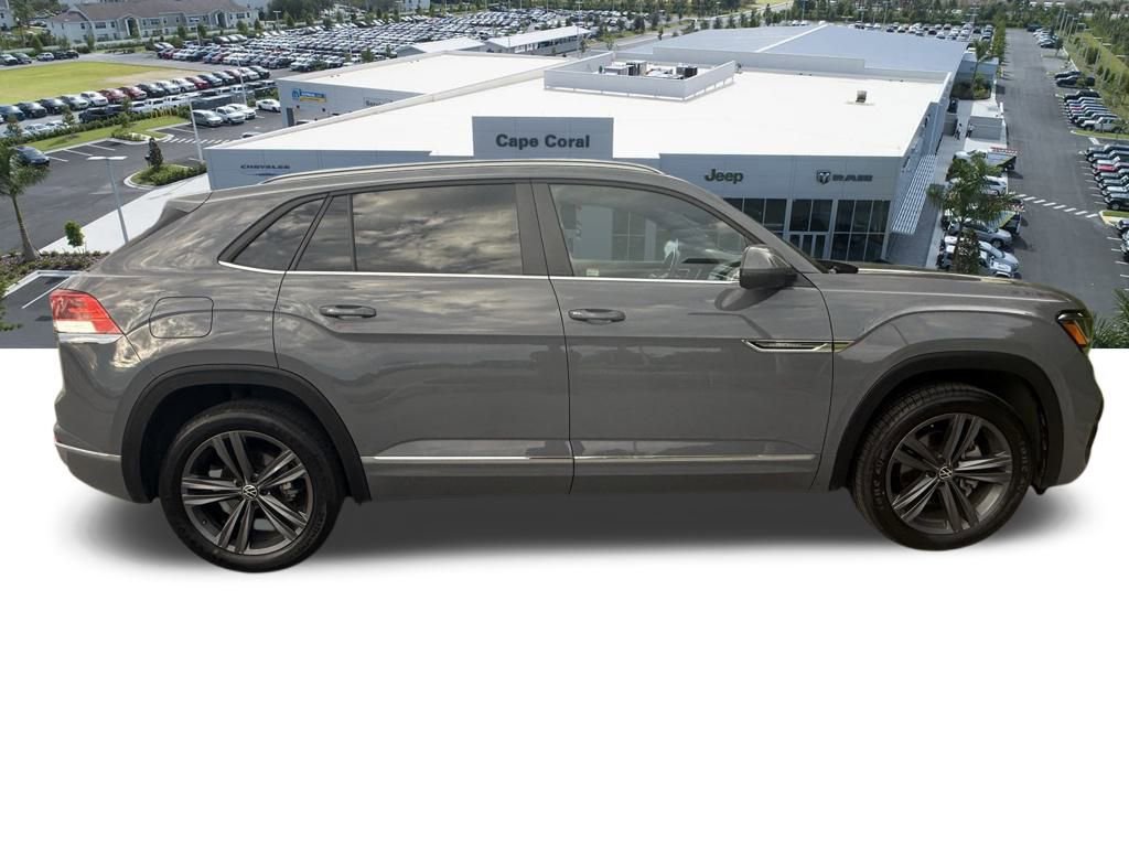 Used 2021 Volkswagen Atlas Cross Sport SE image 3