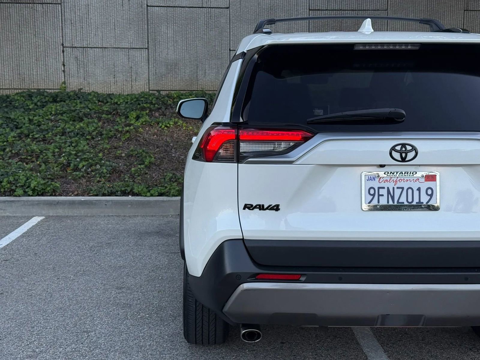 Used 2019 Toyota RAV4 Limited w/ Cold Weather Package image 12