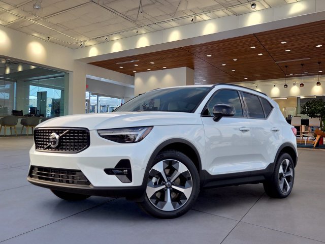 New 2026 Volvo XC40 B5 Plus w/ Protection Package Premier AWD/4WD image 21