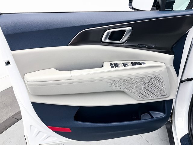 Used 2025 Kia Carnival SX Prestige image 21