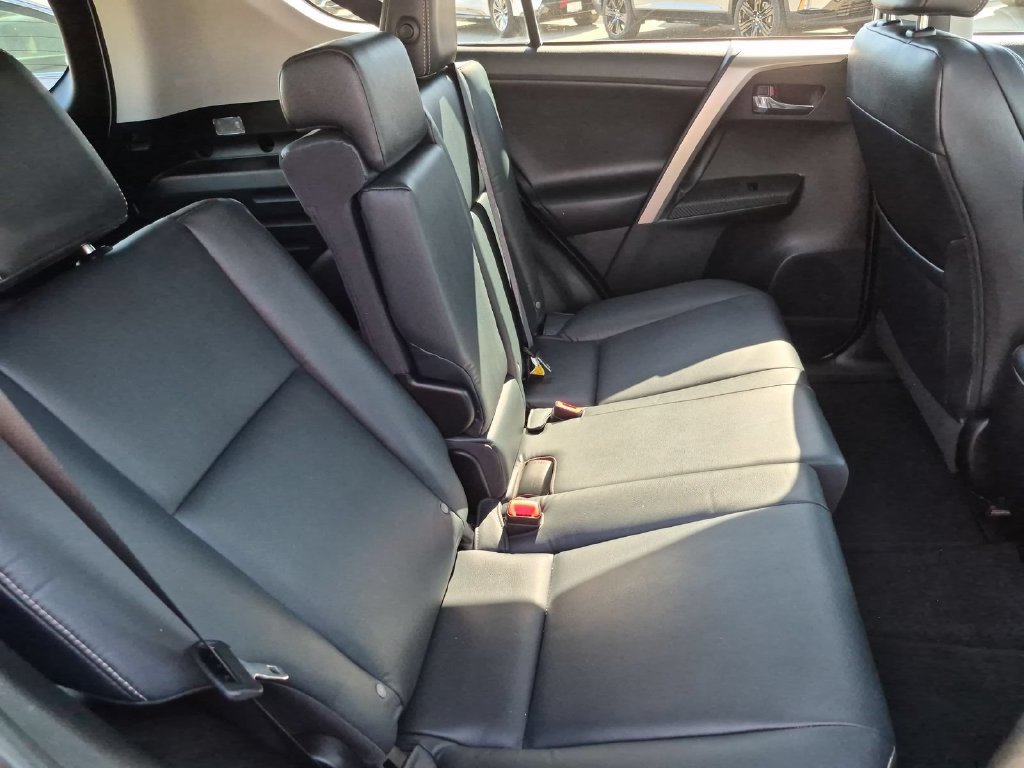 Used 2015 Toyota RAV4 Limited w/ Technology Package FWD image 19