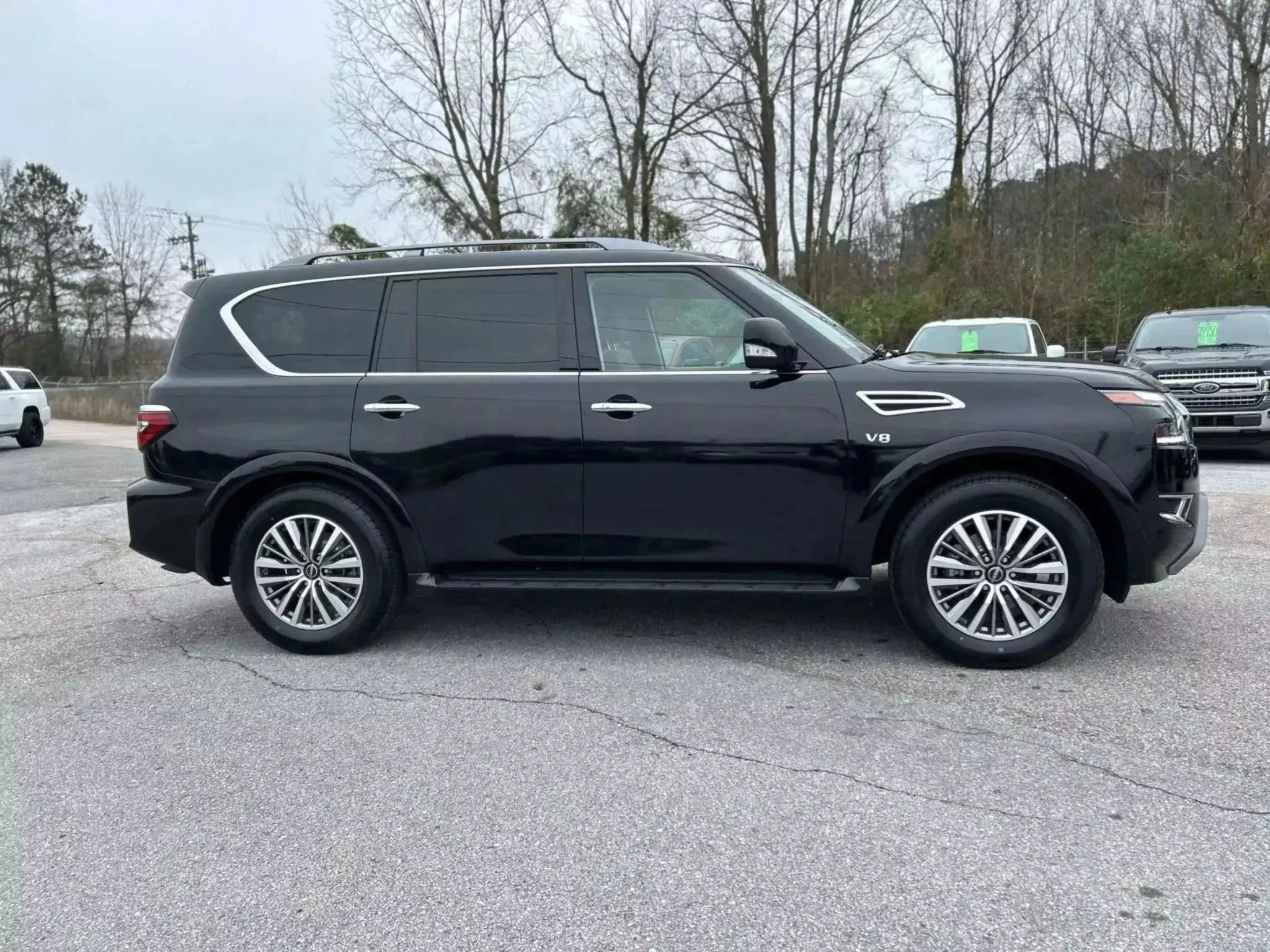 Used 2021 Nissan Armada SV w/ SV Appearance Package image 6