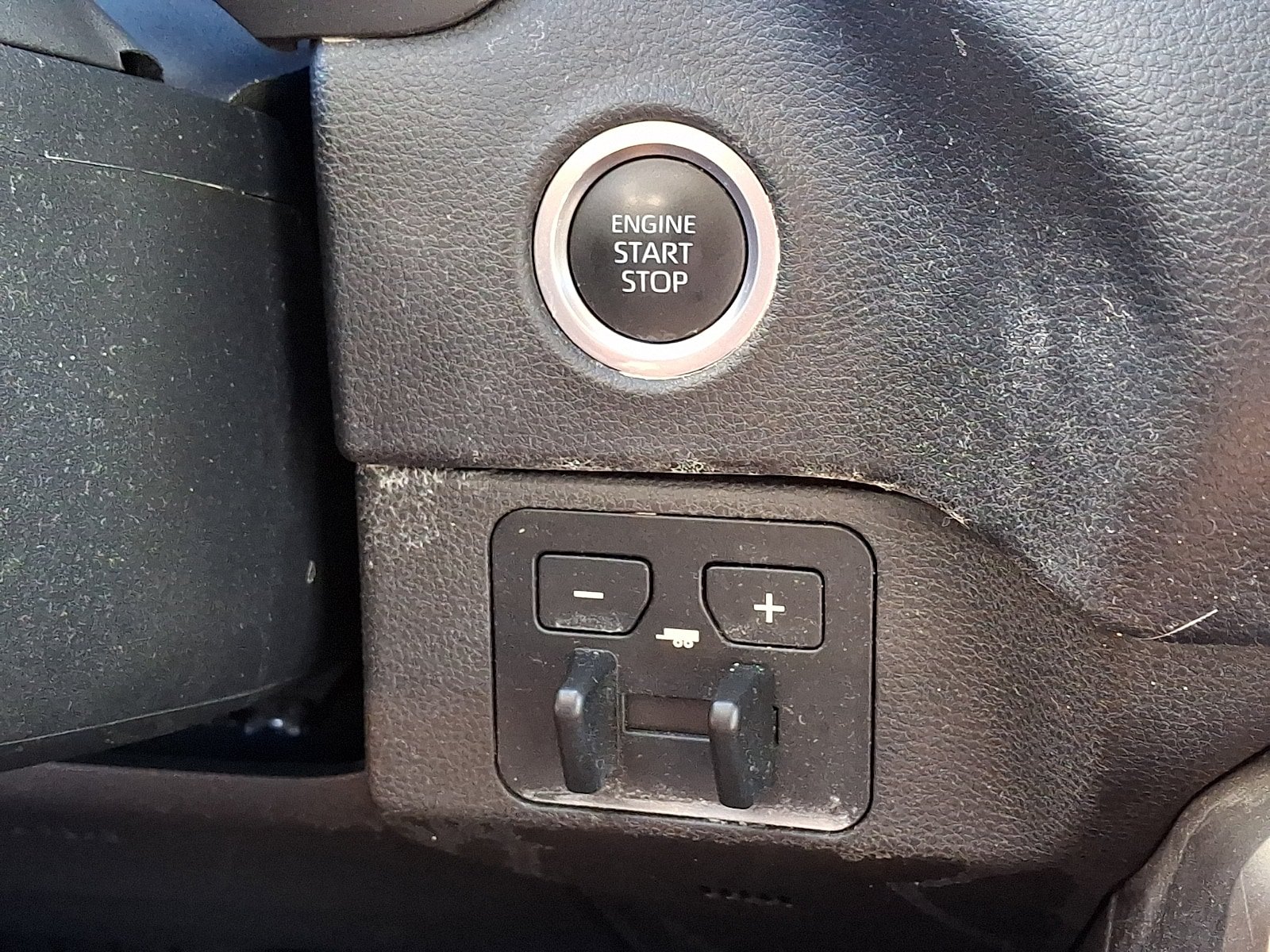 Used 2023 Toyota Tundra SR5 w/ SR5 Premium Package AWD/4WD image 22