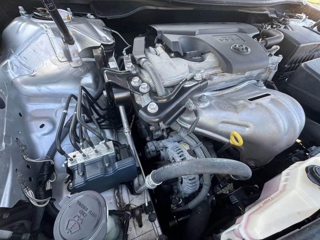 Used 2014 Toyota Camry XLE image 37