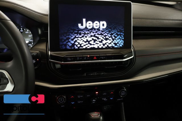 Used 2025 Jeep Compass Trailhawk AWD/4WD image 18