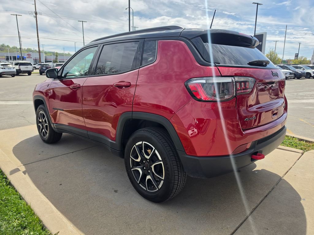Used 2025 Jeep Compass Trailhawk image 7