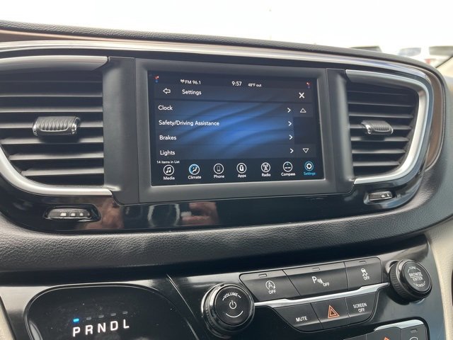 Used 2018 Chrysler Pacifica LX image 54