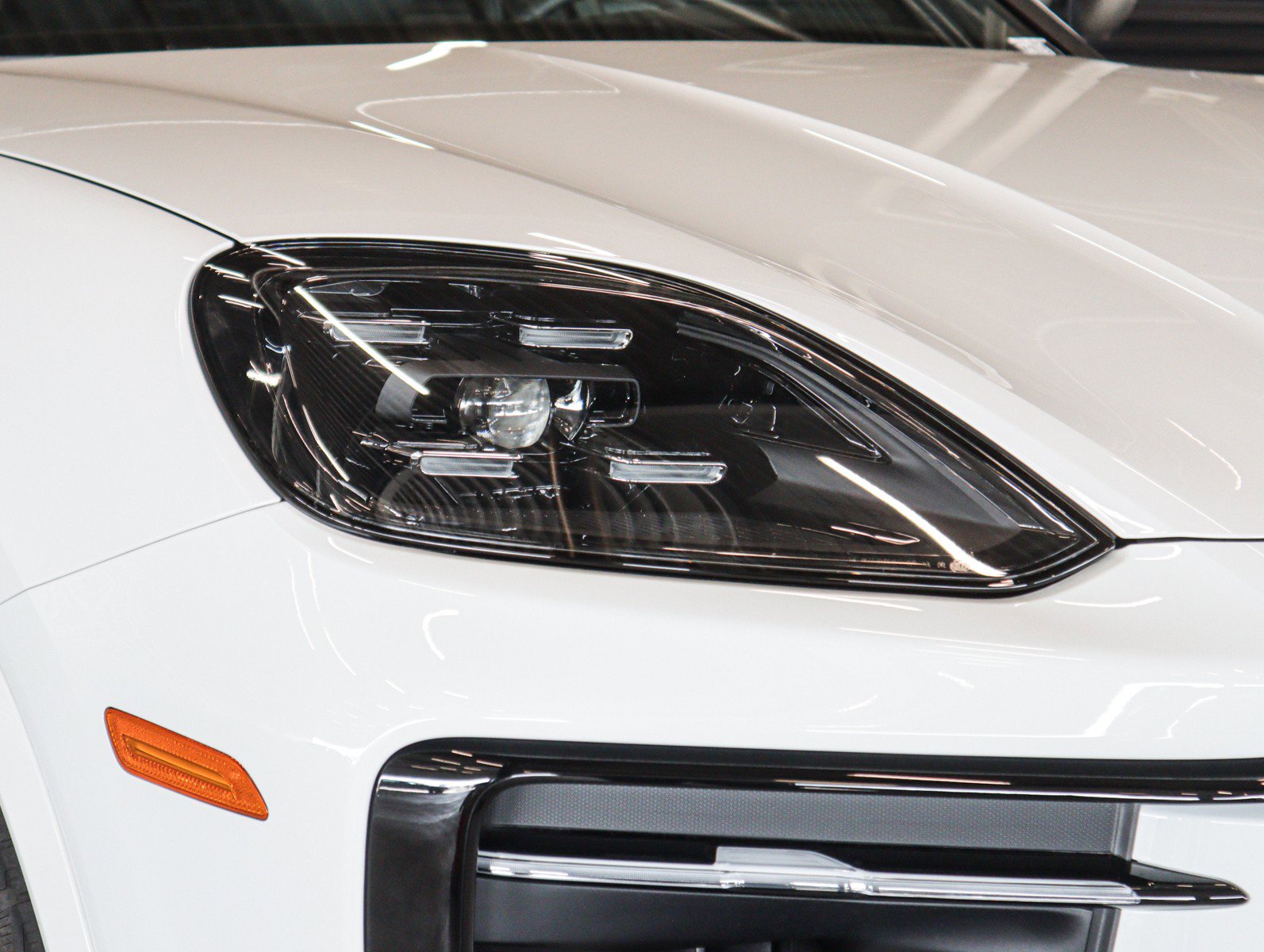 Certified 2026 Porsche Cayenne AWD/4WD image 25