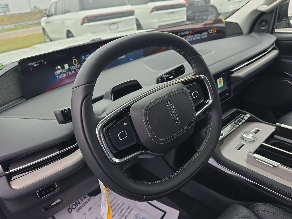 New 2025 Lincoln Navigator Reserve AWD/4WD image 19
