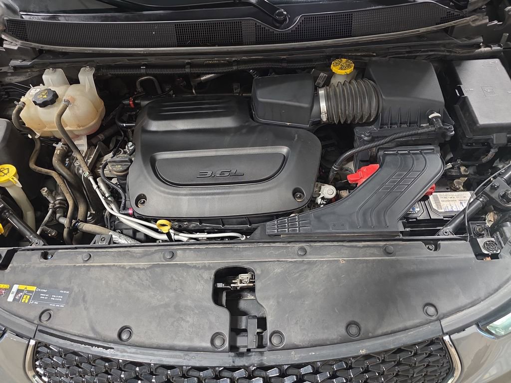 Used 2023 Chrysler Pacifica Touring-L image 31