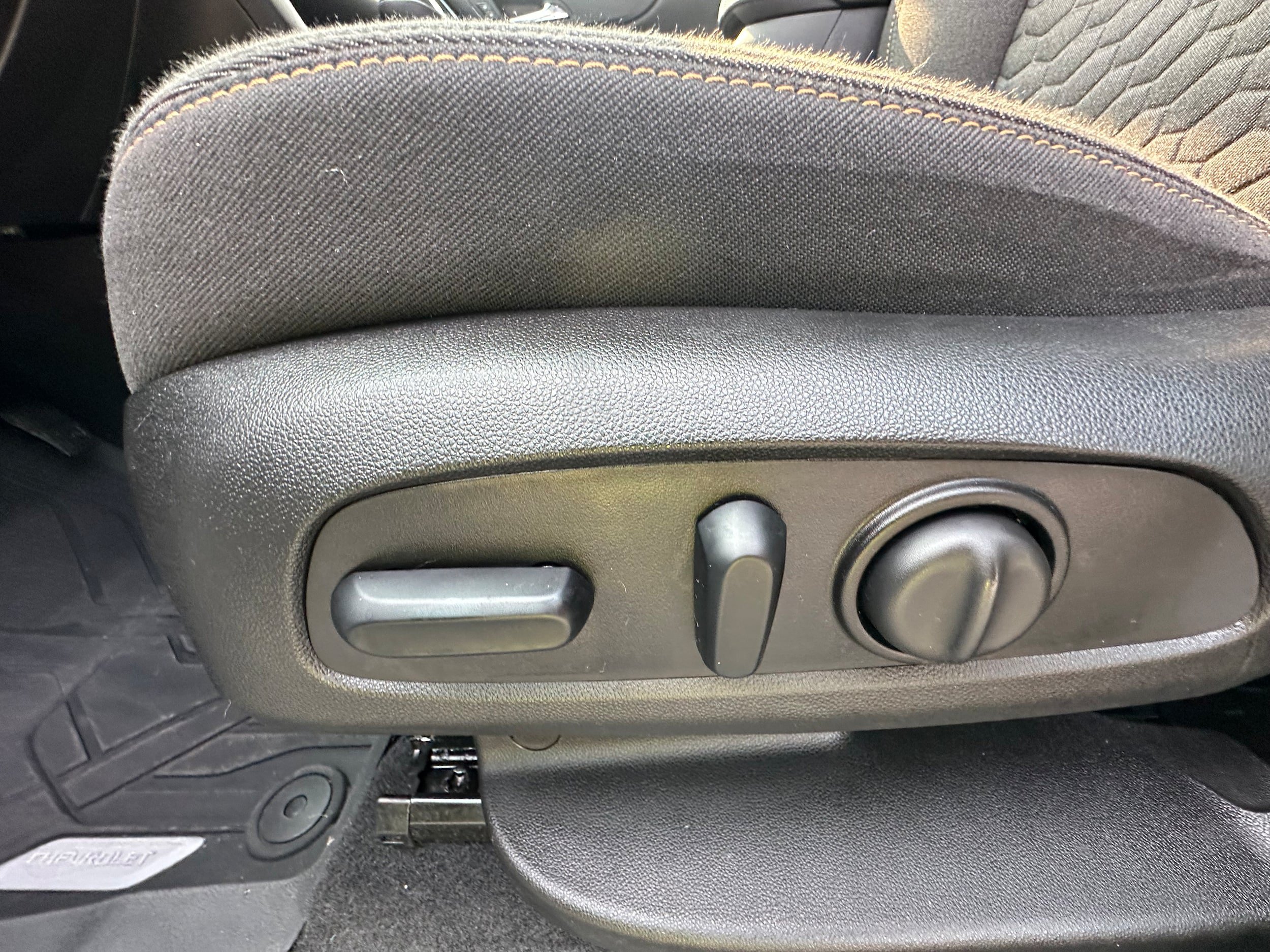 Used 2021 Chevrolet Equinox LT AWD/4WD image 22