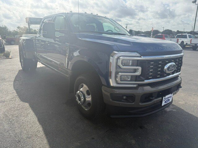 New 2026 Ford F350 King Ranch w/ FX4 Off-Road Package AWD/4WD image 4