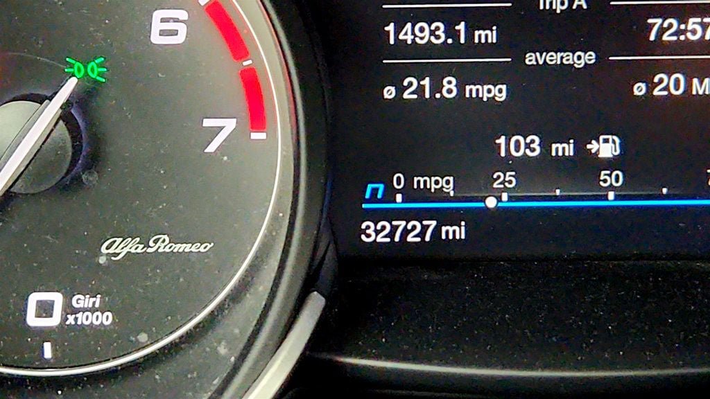 Used 2022 Alfa Romeo Stelvio Ti AWD/4WD image 16