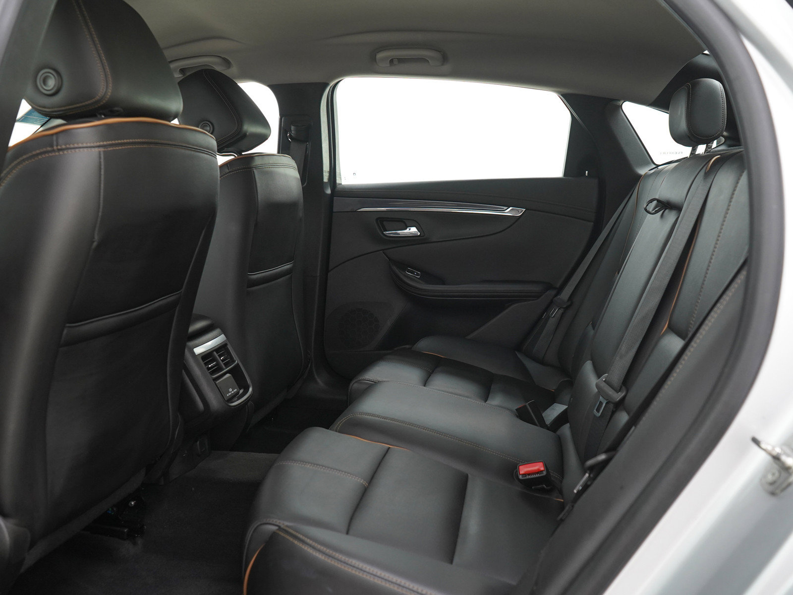Used 2018 Chevrolet Impala Premier FWD image 13
