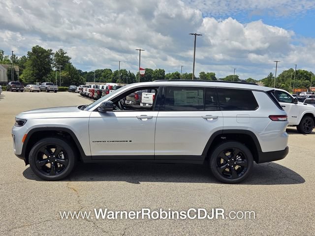 New 2026 Jeep Grand Cherokee L Limited RWD image 4