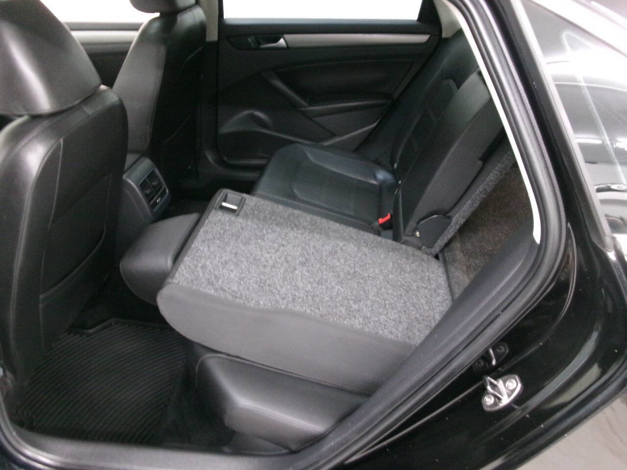 Used 2014 Volkswagen Passat 2.5 SE FWD image 27