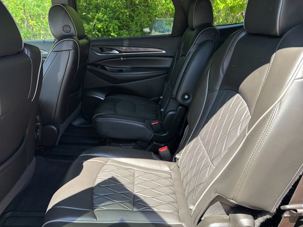 Used 2023 Buick Enclave Avenir w/ Avenir Technology Package AWD/4WD image 19