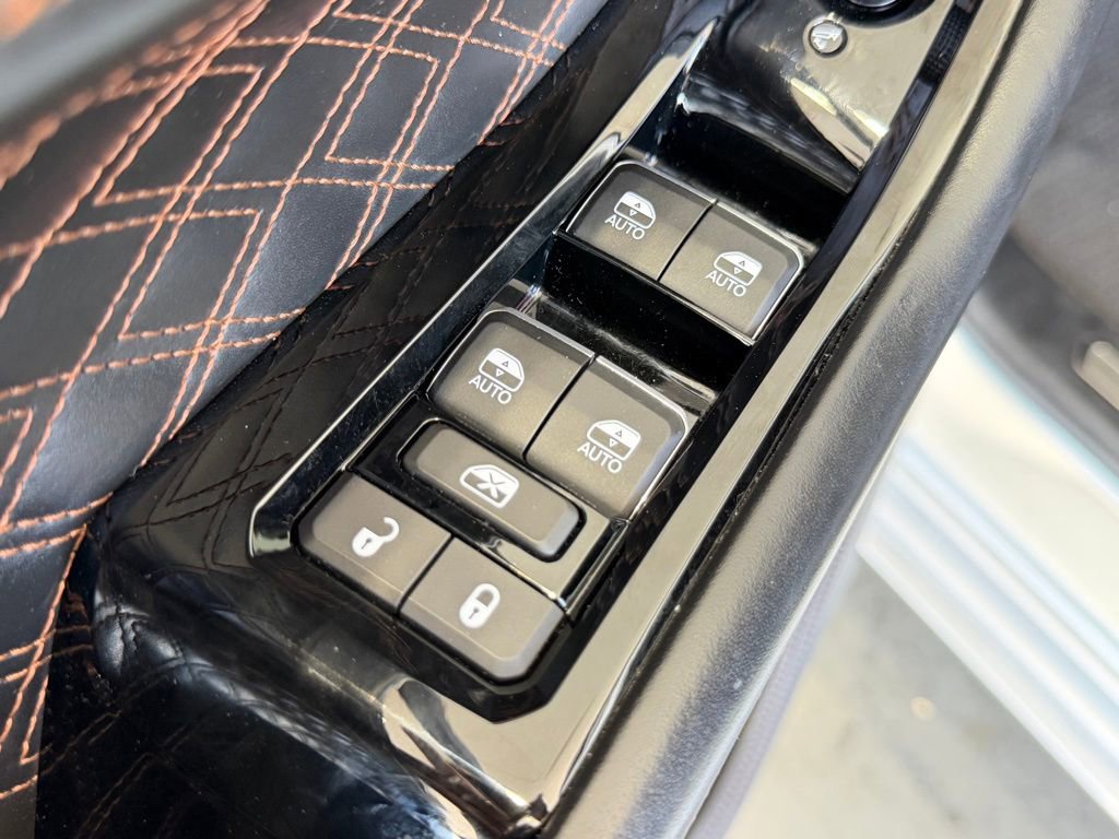 Used 2021 Jeep Grand Cherokee L Summit image 19