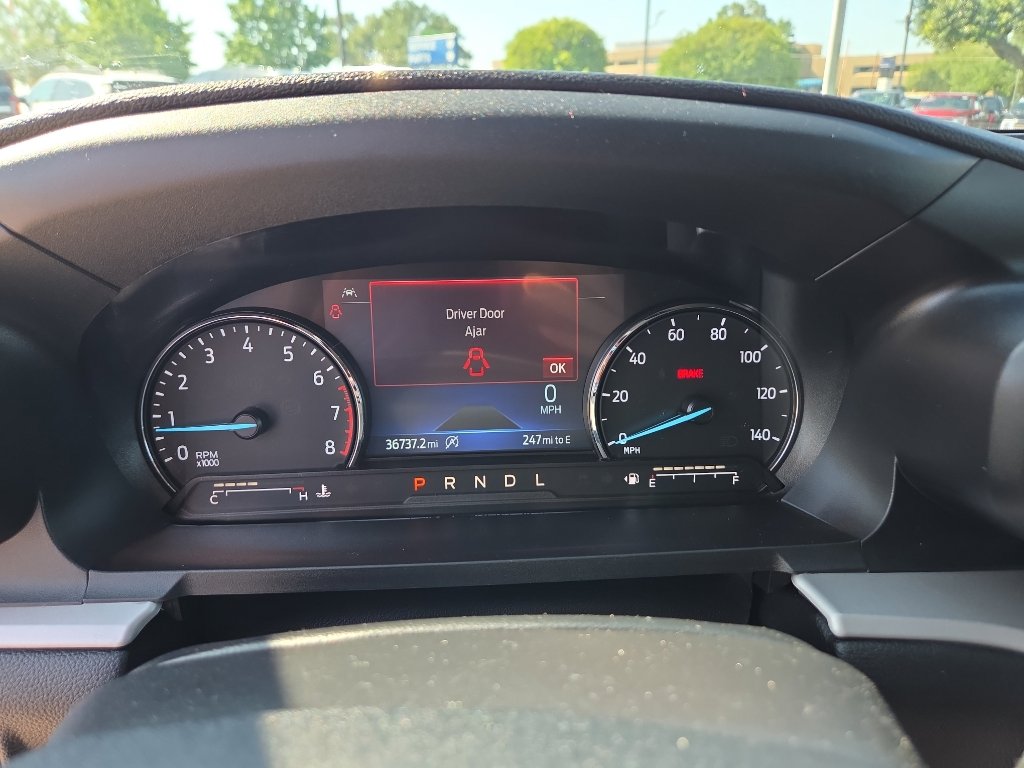 Used 2024 Ford Explorer XLT RWD image 9