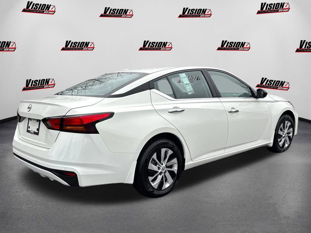 Used 2025 Nissan Altima 2.5 S image 5