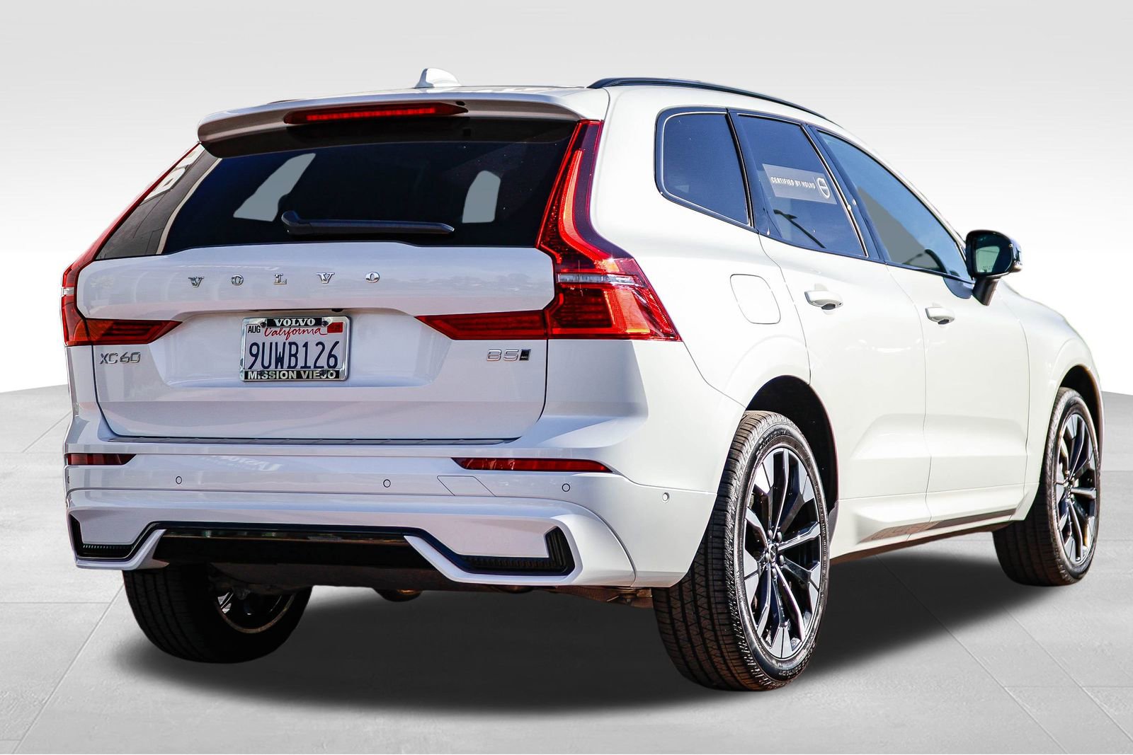 Certified 2026 Volvo XC60 B5 Plus w/ Climate Package AWD/4WD image 8