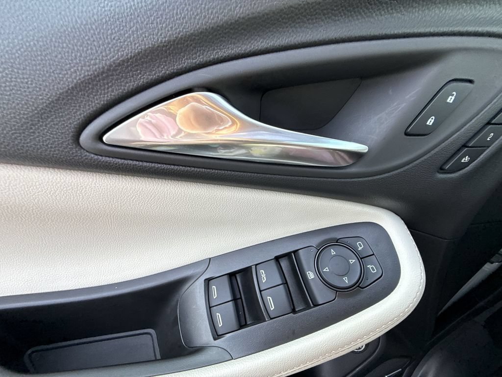 Certified 2026 Buick Encore GX Avenir w/ Avenir Technology Package FWD image 30
