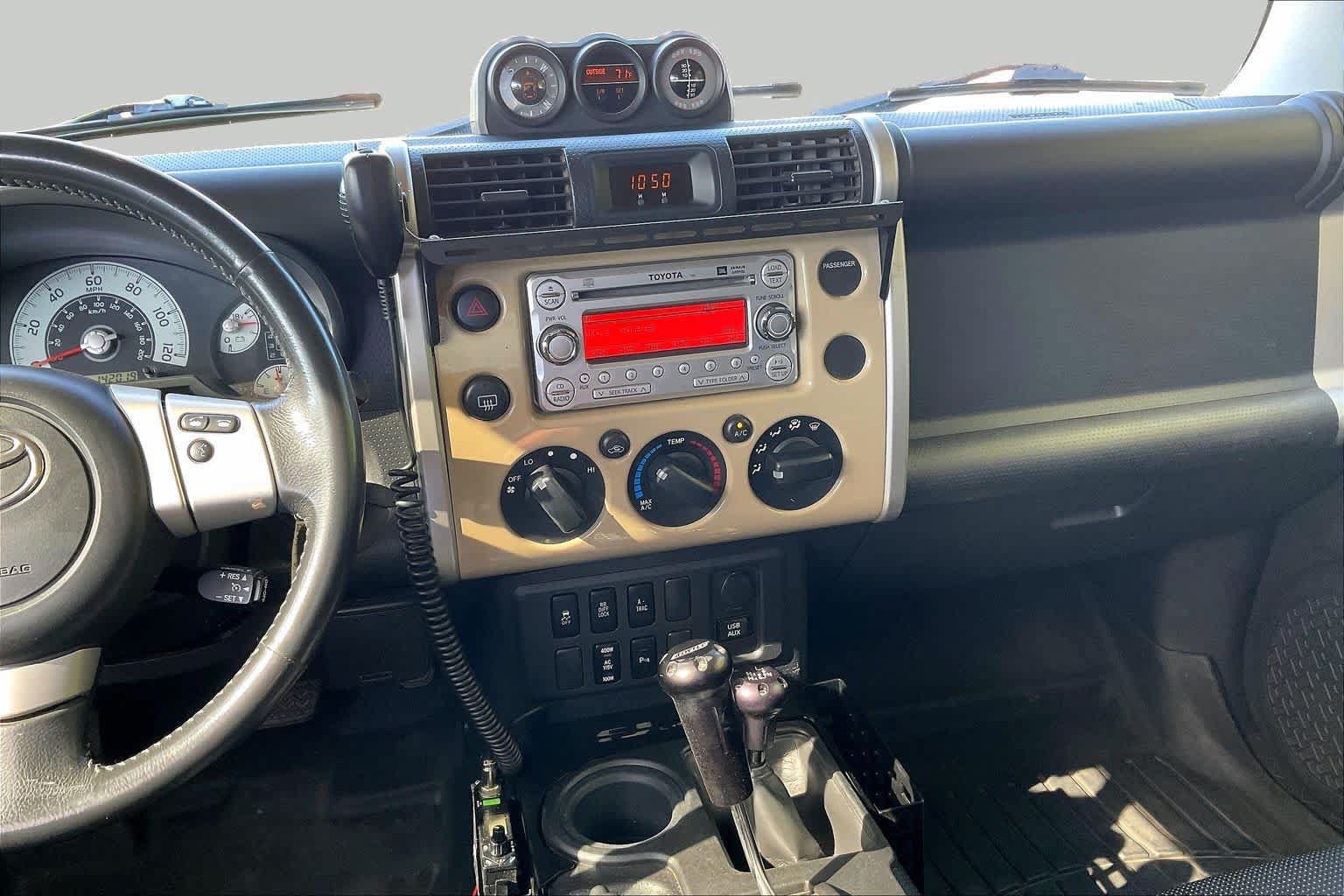 Used 2011 Toyota FJ Cruiser 4WD w/ Upgrade Pkg image 6