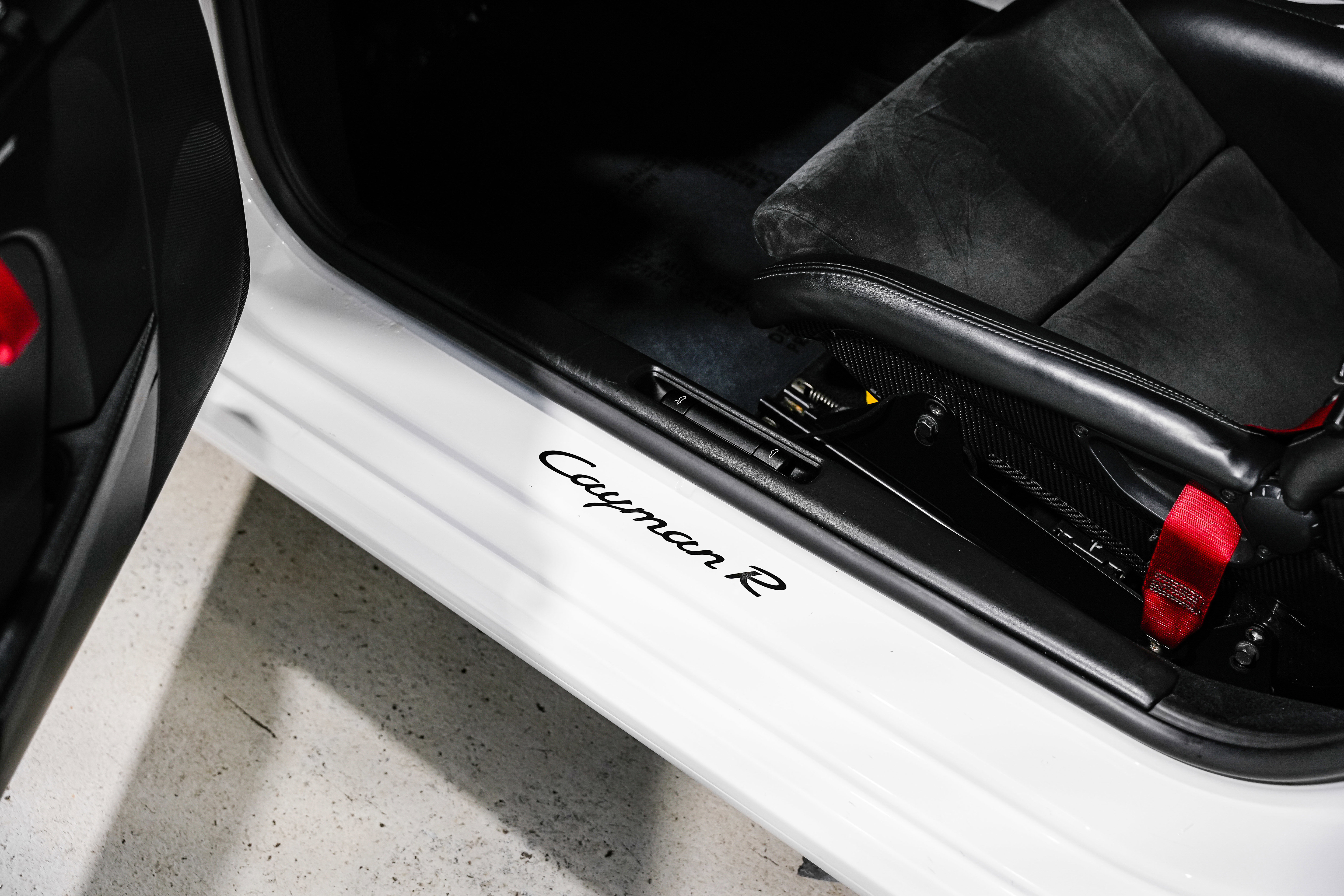 Used 2012 Porsche Cayman R image 22