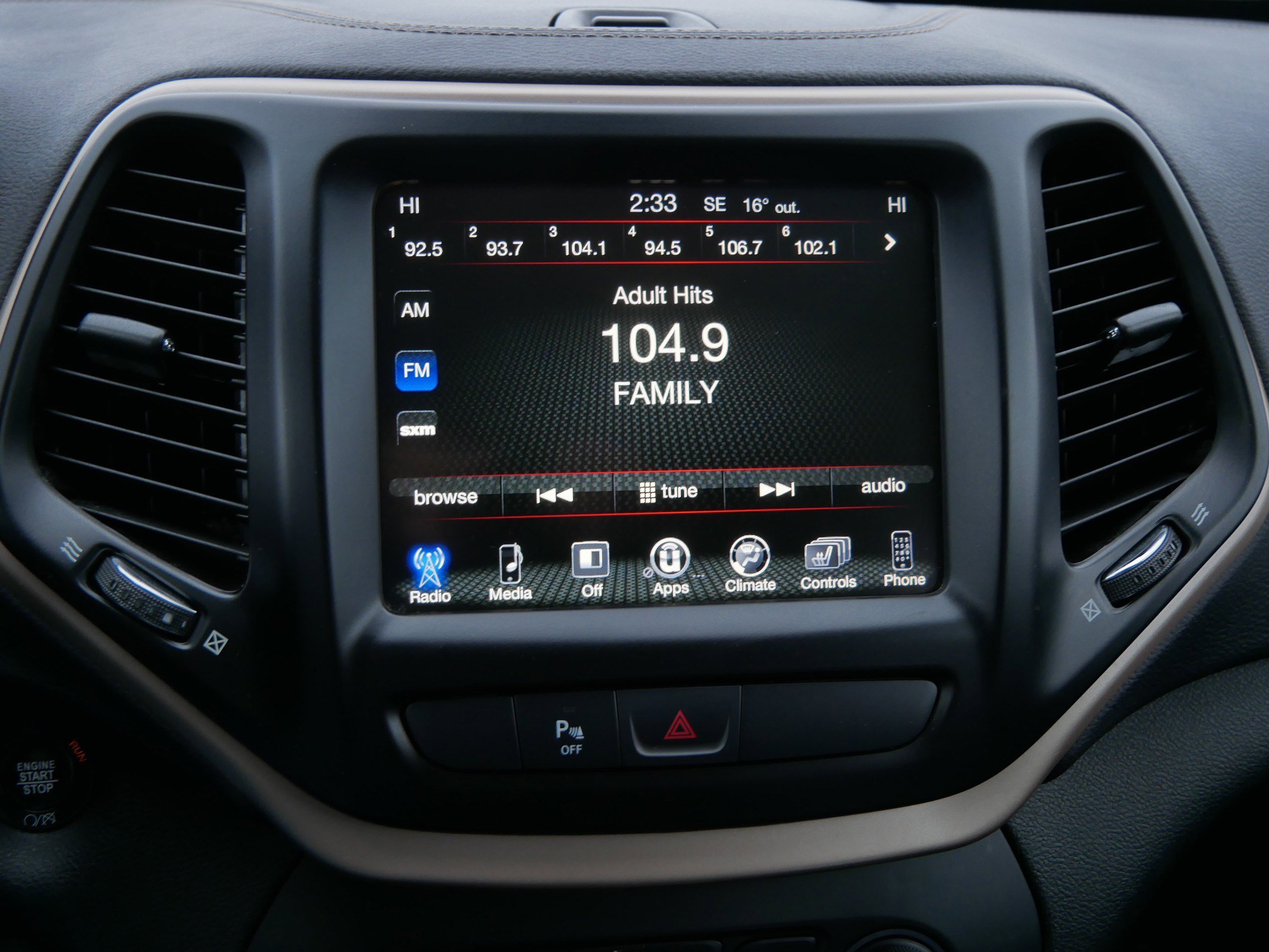 Used 2018 Jeep Cherokee Limited image 22