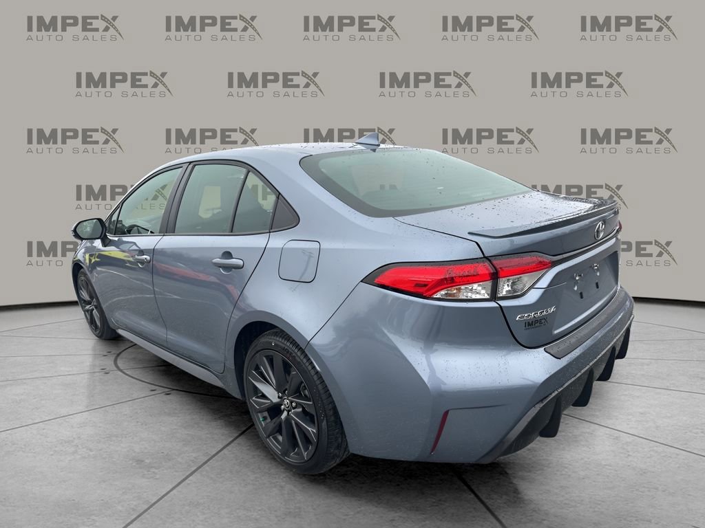 Used 2023 Toyota Corolla SE image 3