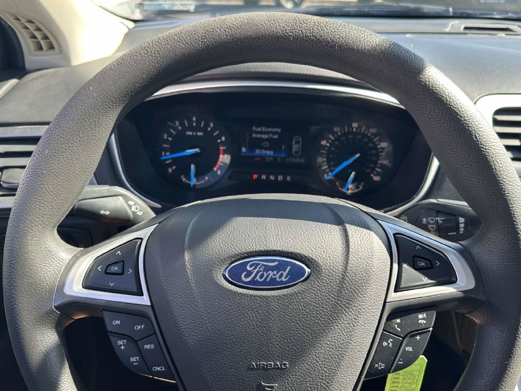 Used 2016 Ford Fusion SE FWD image 21