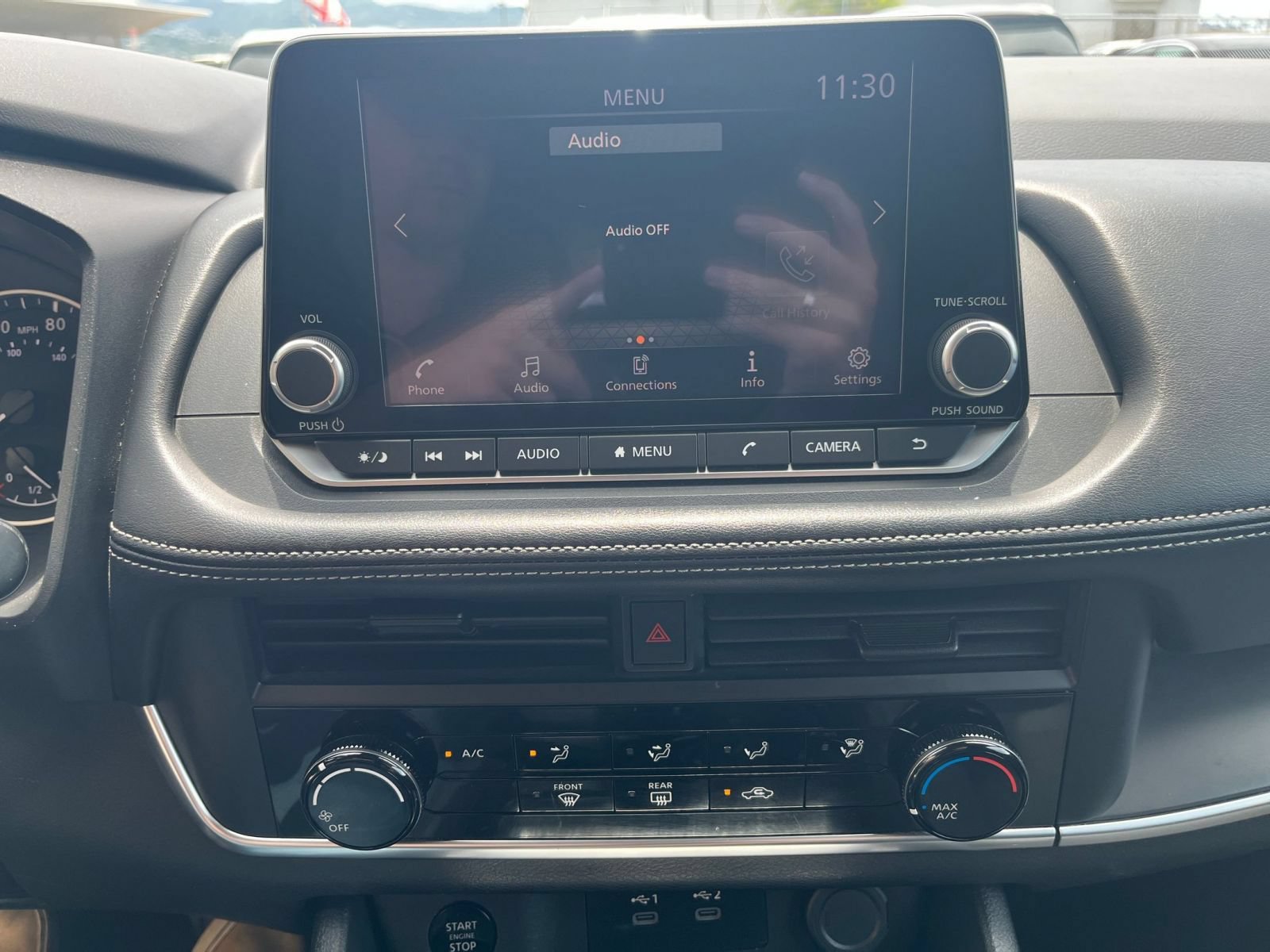 Used 2024 Nissan Rogue S AWD/4WD image 16