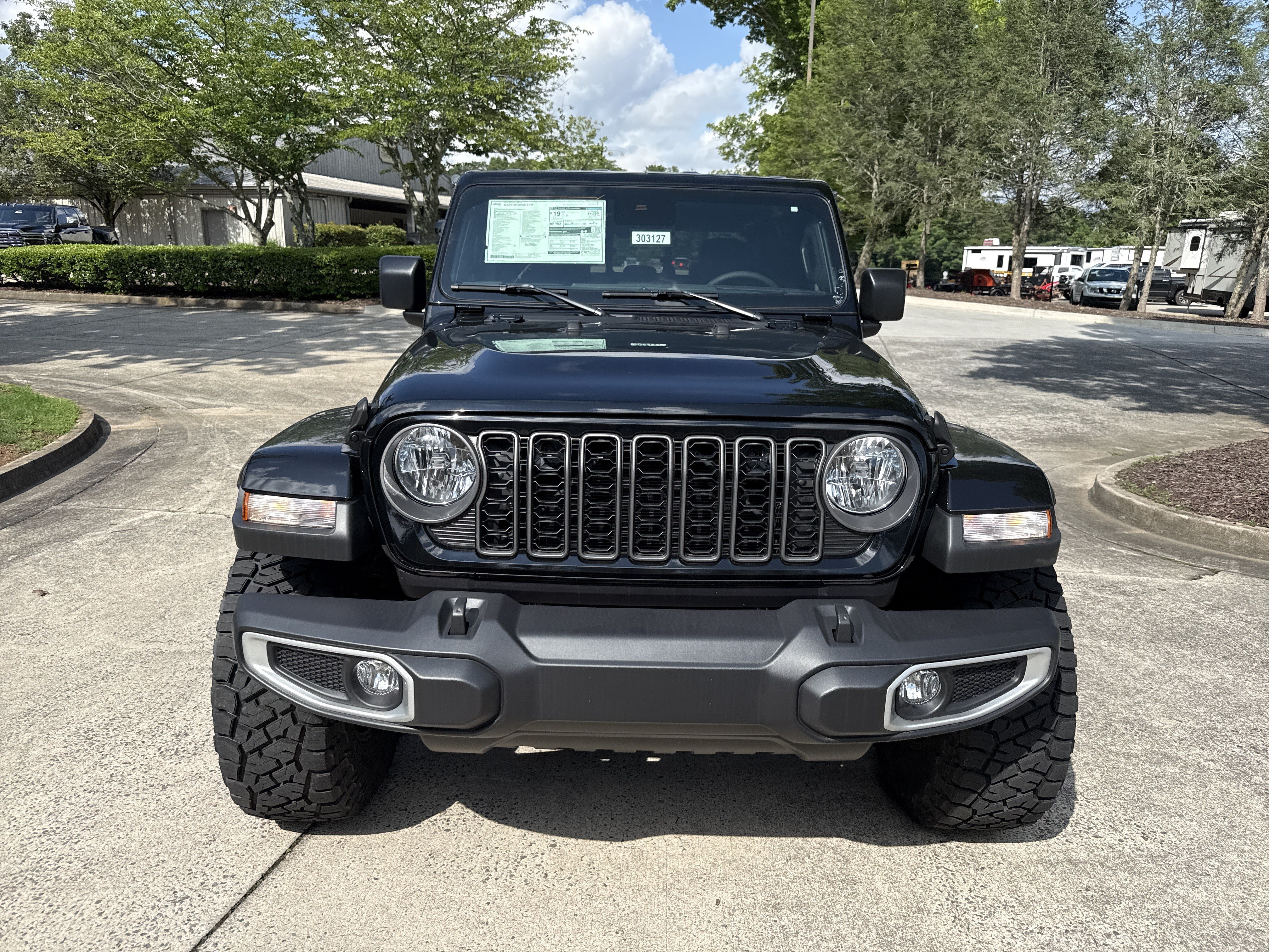 New 2025 Jeep Gladiator Sport w/ Premium Package AWD/4WD image 12