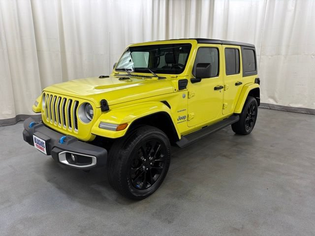 Used 2023 Jeep Wrangler Unlimited Sahara w/ Cold Weather Group AWD/4WD image 2