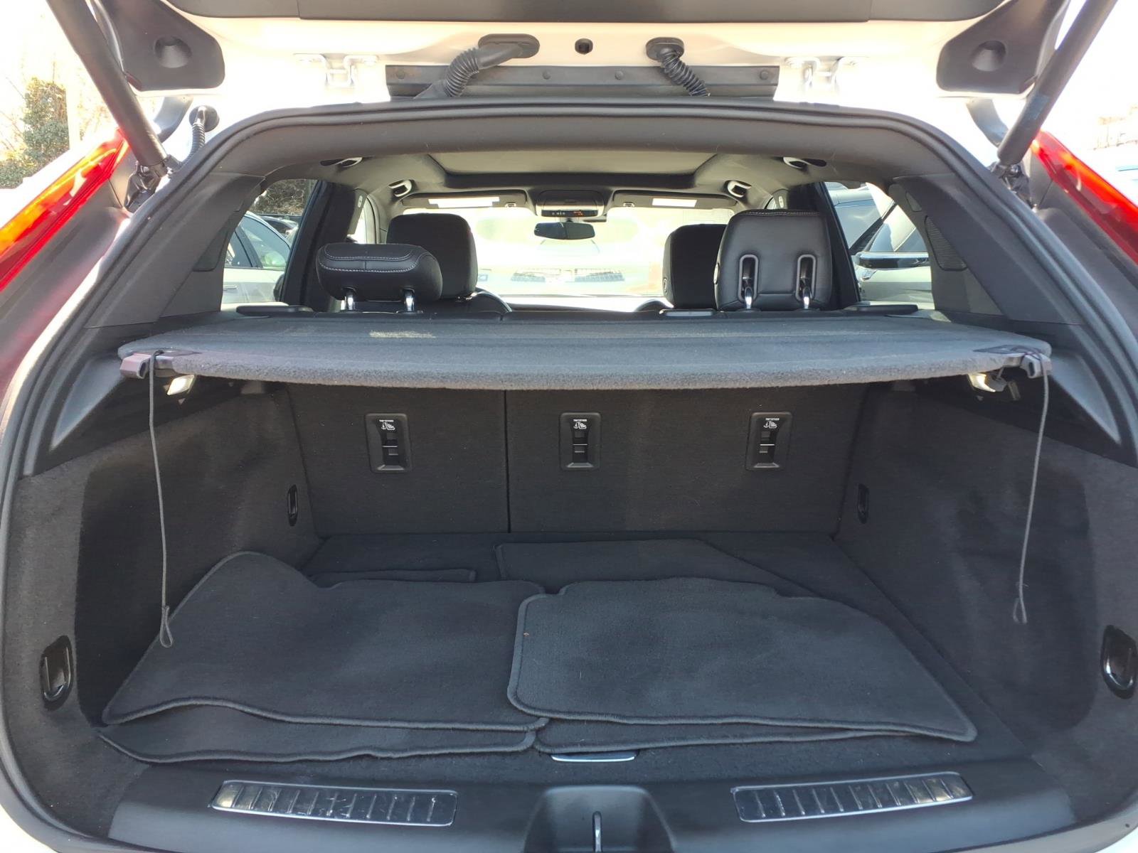 Certified 2023 Cadillac XT4 Premium Luxury w/ Cold Weather Package image 23