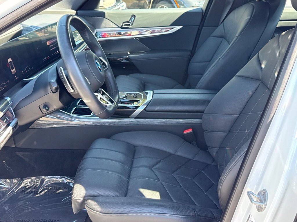 Used 2026 BMW 750e xDrive w/ Premium Package AWD/4WD image 22