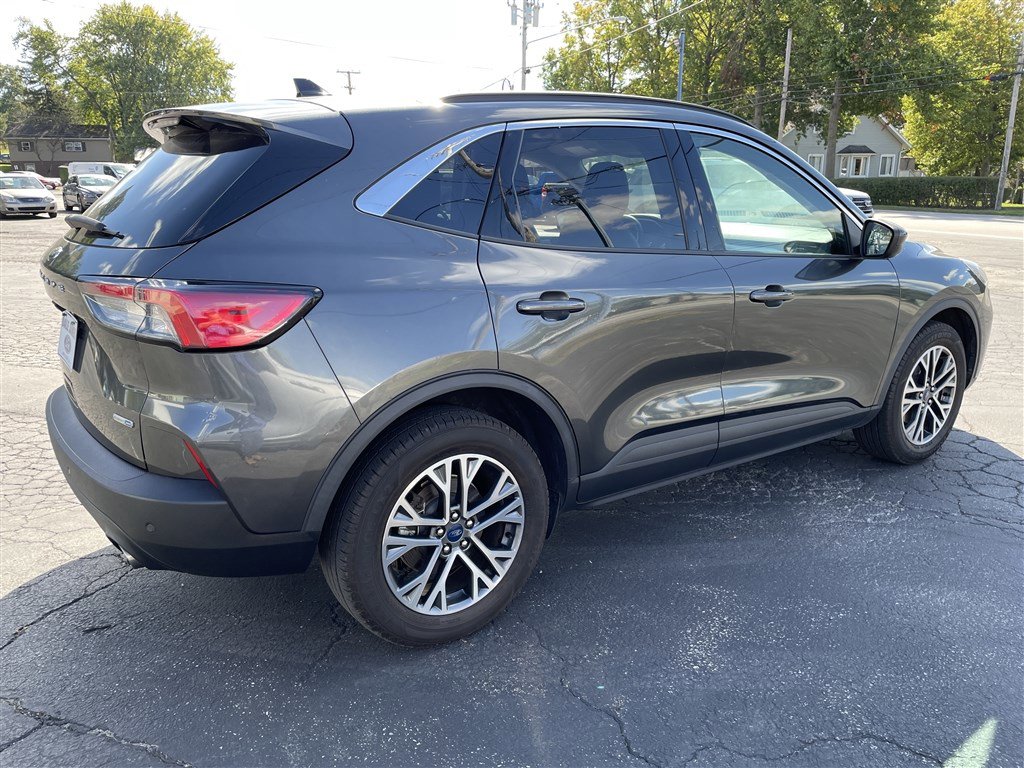 Used 2020 Ford Escape SEL image 9