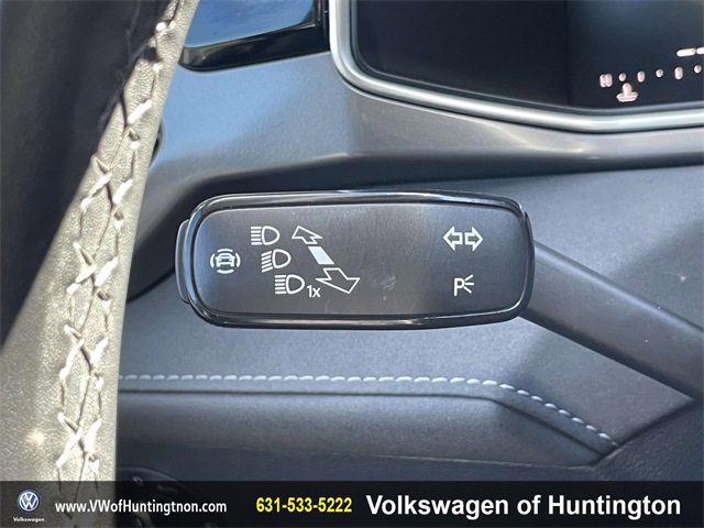 Certified 2025 Volkswagen Taos SE w/ Taos Adventure Package (SXB) image 19