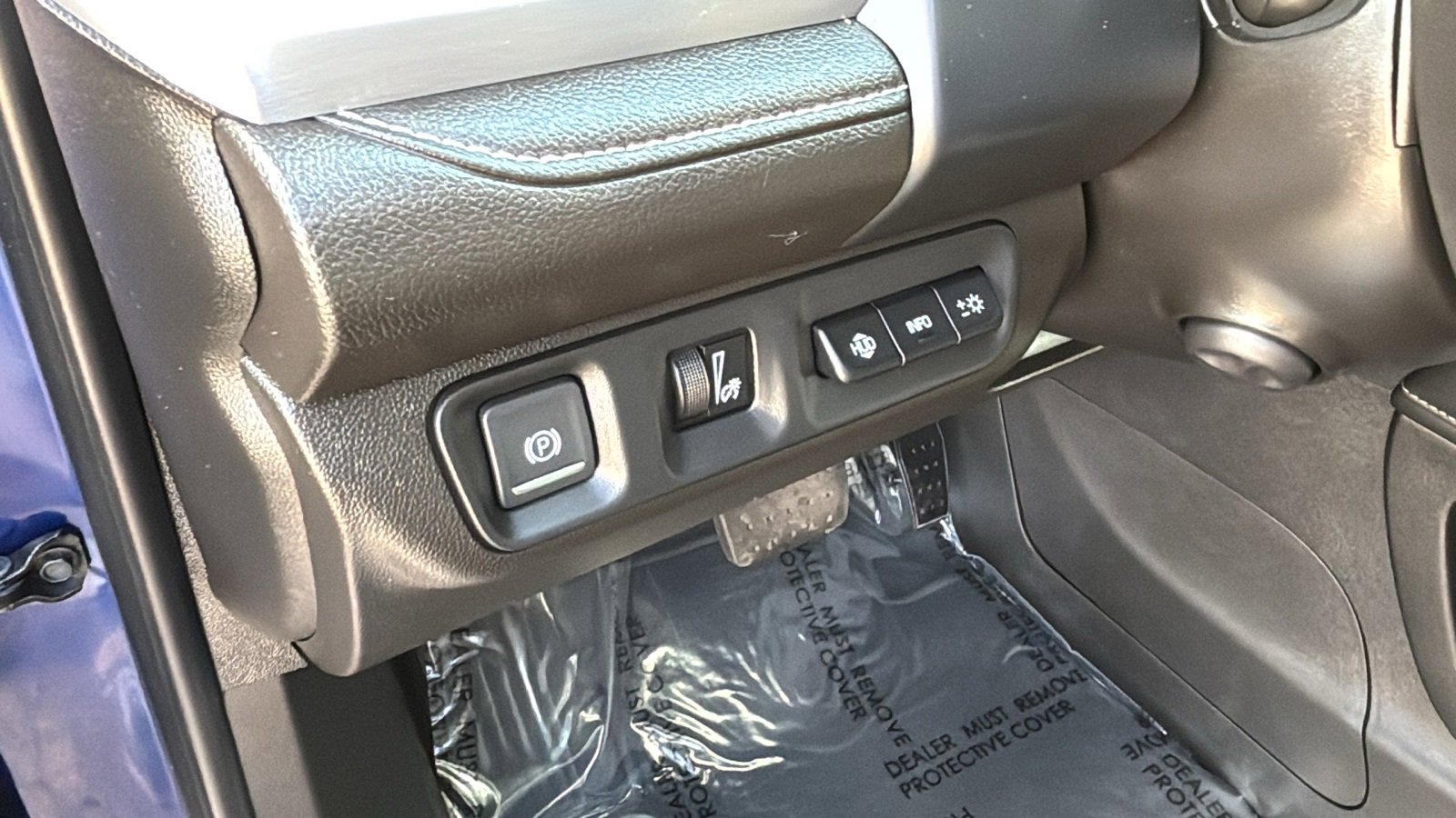 Used 2023 GMC Acadia SLT w/ Technology Package image 27