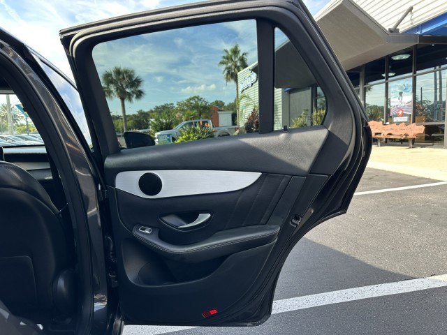 Used 2022 Mercedes-Benz GLC 300 4MATIC image 42