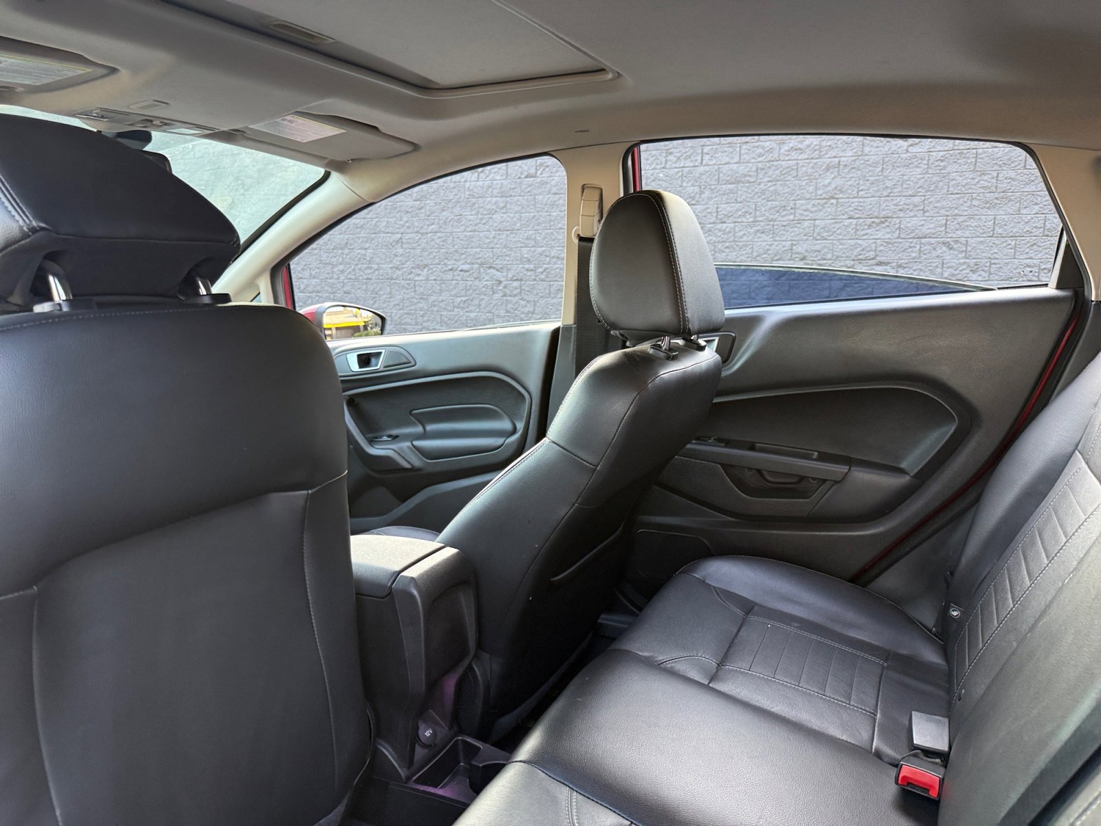 Used 2014 Ford Fiesta Titanium image 16