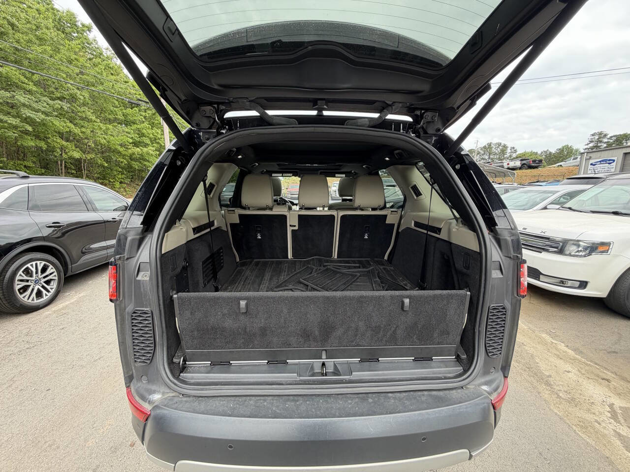 Used 2018 Land Rover Discovery HSE AWD/4WD image 7
