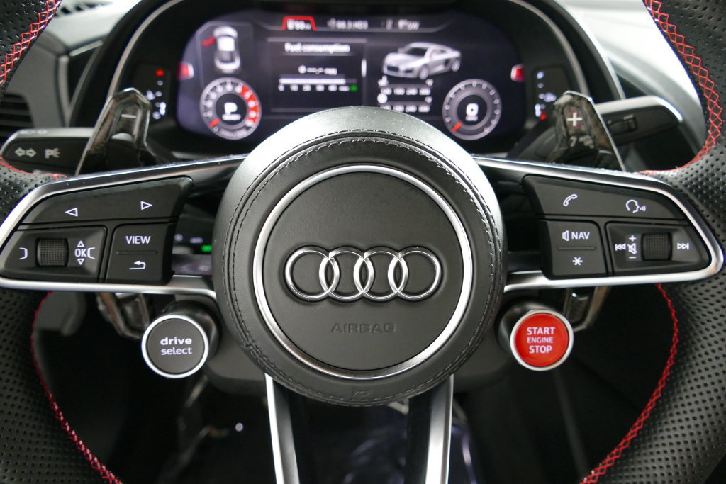 Used 2017 Audi R8 V10 w/ Carbon Exterior Package AWD/4WD image 28