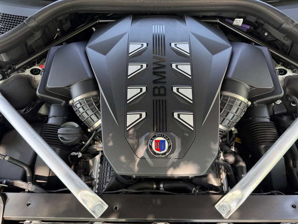 Certified 2025 BMW ALPINA XB7 AWD/4WD image 41