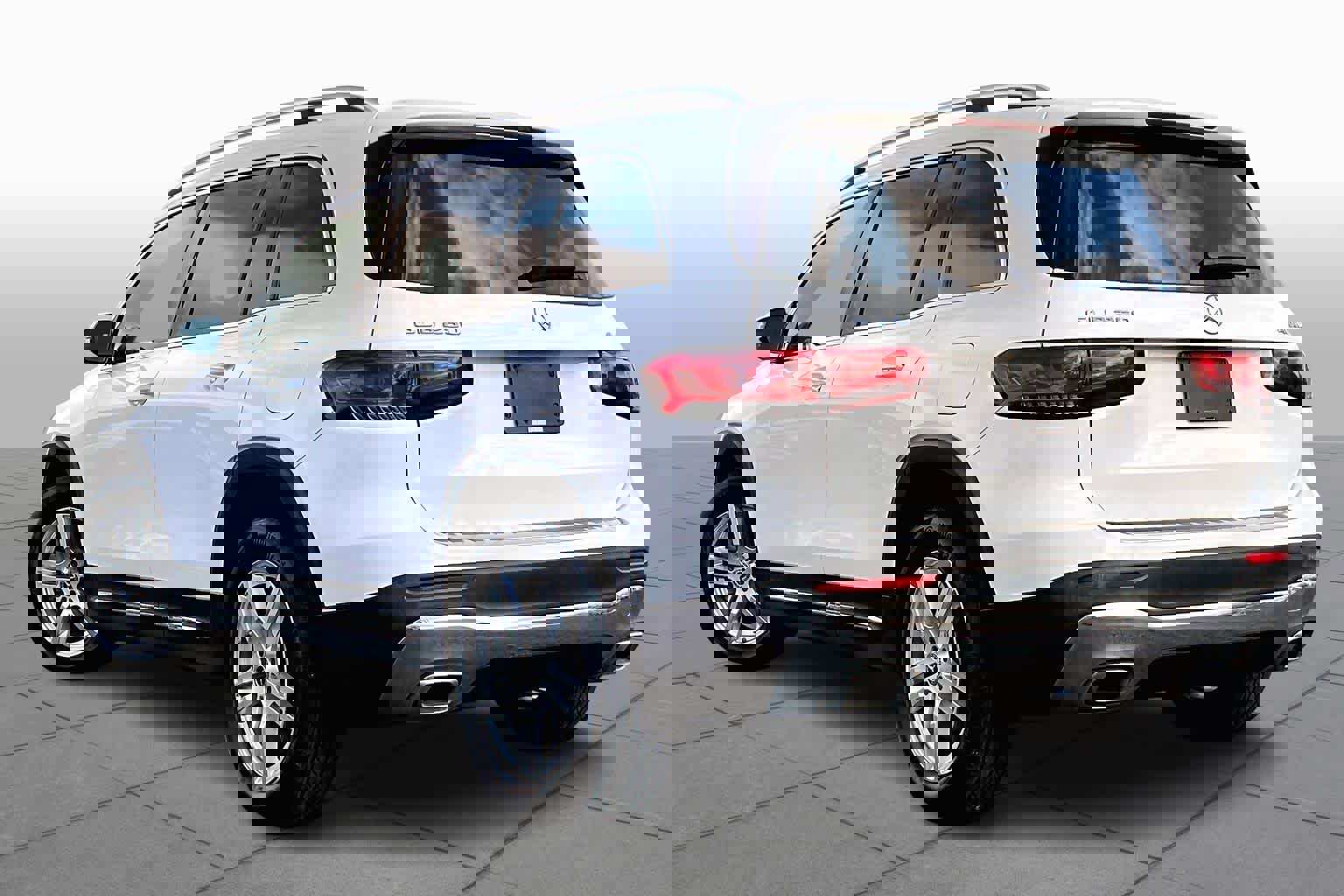 Used 2020 Mercedes-Benz GLB 250 GLB 250 w/ Premium Package image 12