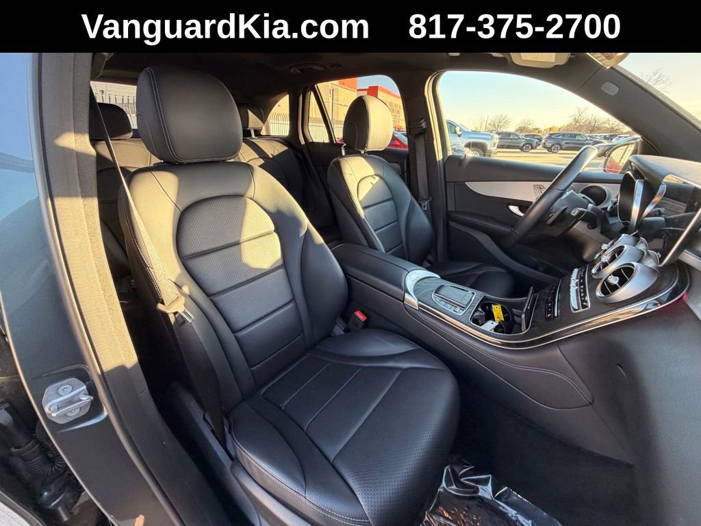 Used 2021 Mercedes-Benz GLC 300 w/ Premium Package image 26