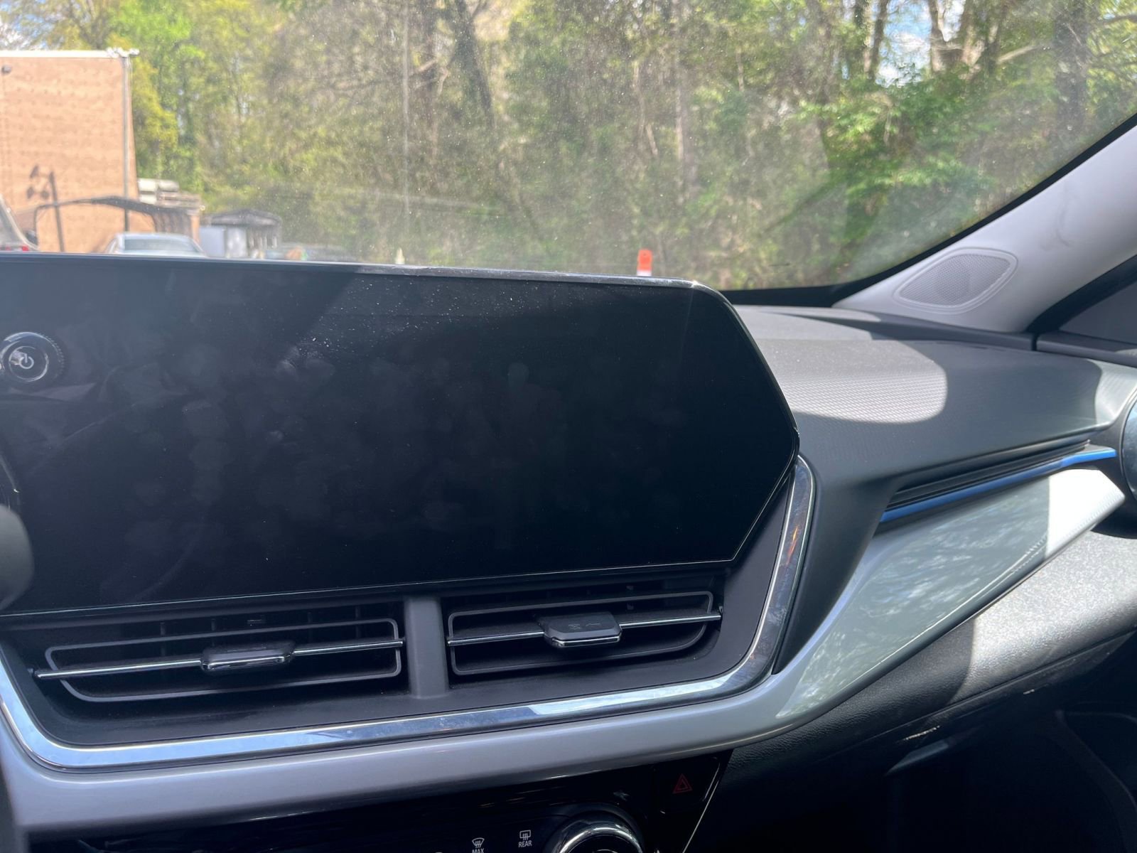 Used 2025 Chevrolet Trax LT image 17