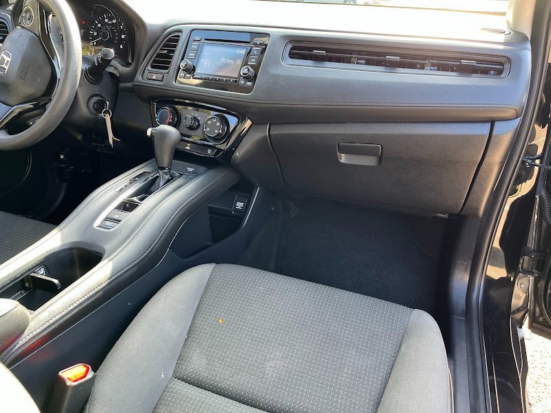 Used 2019 Honda HR-V LX image 37