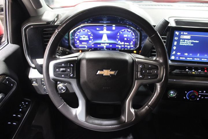 Used 2022 Chevrolet Silverado 1500 LT AWD/4WD image 34